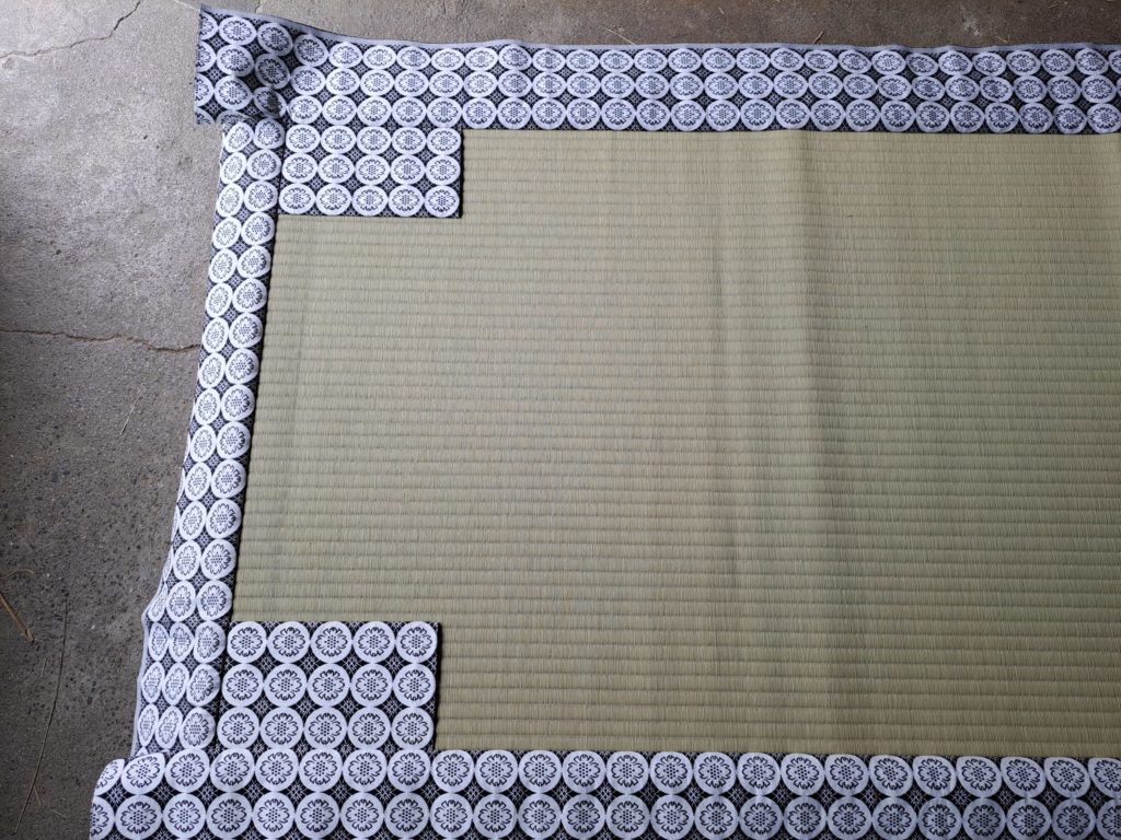 四天付き拝敷　平刺し終わり